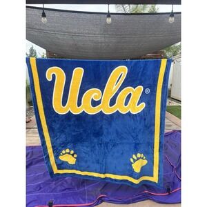 UCLA blanket‎ 7'5" x 4'